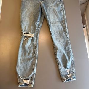 Good American Good Legs Chewed Hem Skinny Jeans